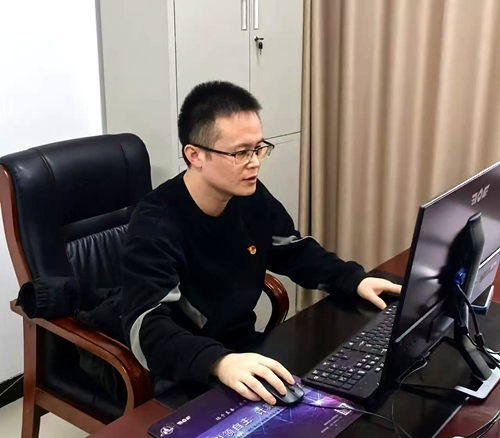 ˮ��ר�ҡ��߼�ũ��ʦ ��ΰ